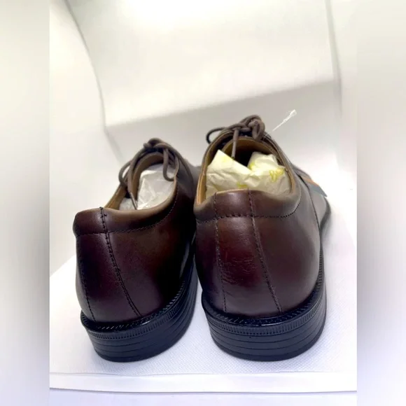 G.H. Bass & Co. Men's Flex Step Cap-toe/Brown Shoes 9 W / NWB /Boys/ Slip Res.